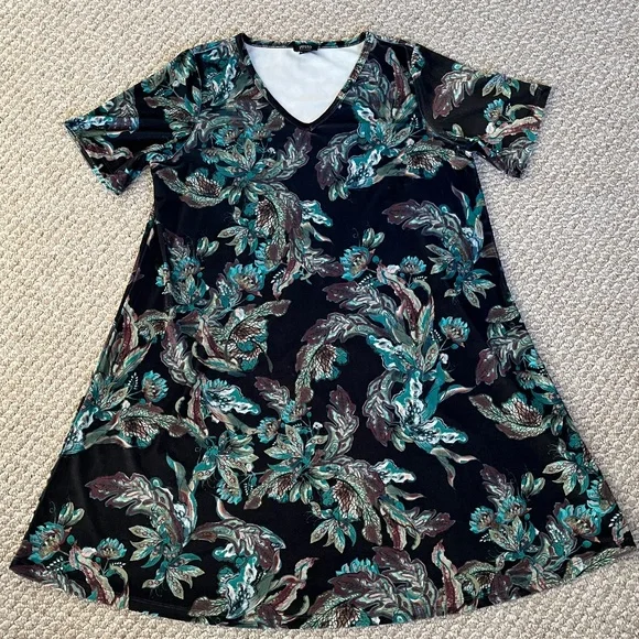 New with tags - Yesta Velour Midi Dress. Size 14 - Picture 6 of 12